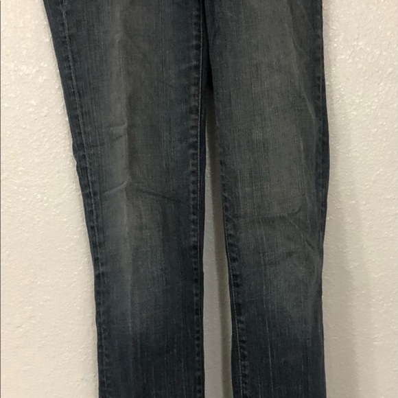 Zara distressed frayed hem studded logo back pocket jeans. Size 4 - Picture 10 of 11